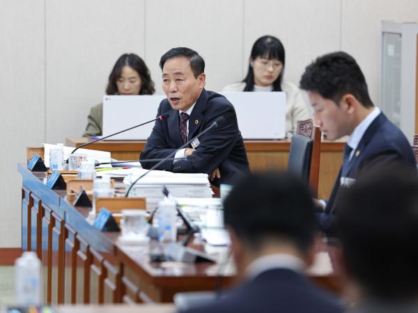 제395회 제2차 정례회 교육위원회 행정사무감사 등 회의 첨부이미지 : 25년11월05일 제395회 제2차 정례회 교육위원회 행정사무감사 등 회의 (41).jpg