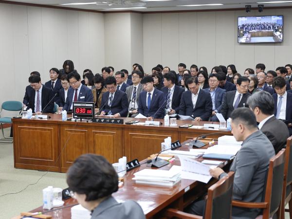 제395회 제2차 정례회 교육위원회 행정사무감사 등 회의 첨부이미지 : 25년11월05일 제395회 제2차 정례회 교육위원회 행정사무감사 등 회의 (10).jpg