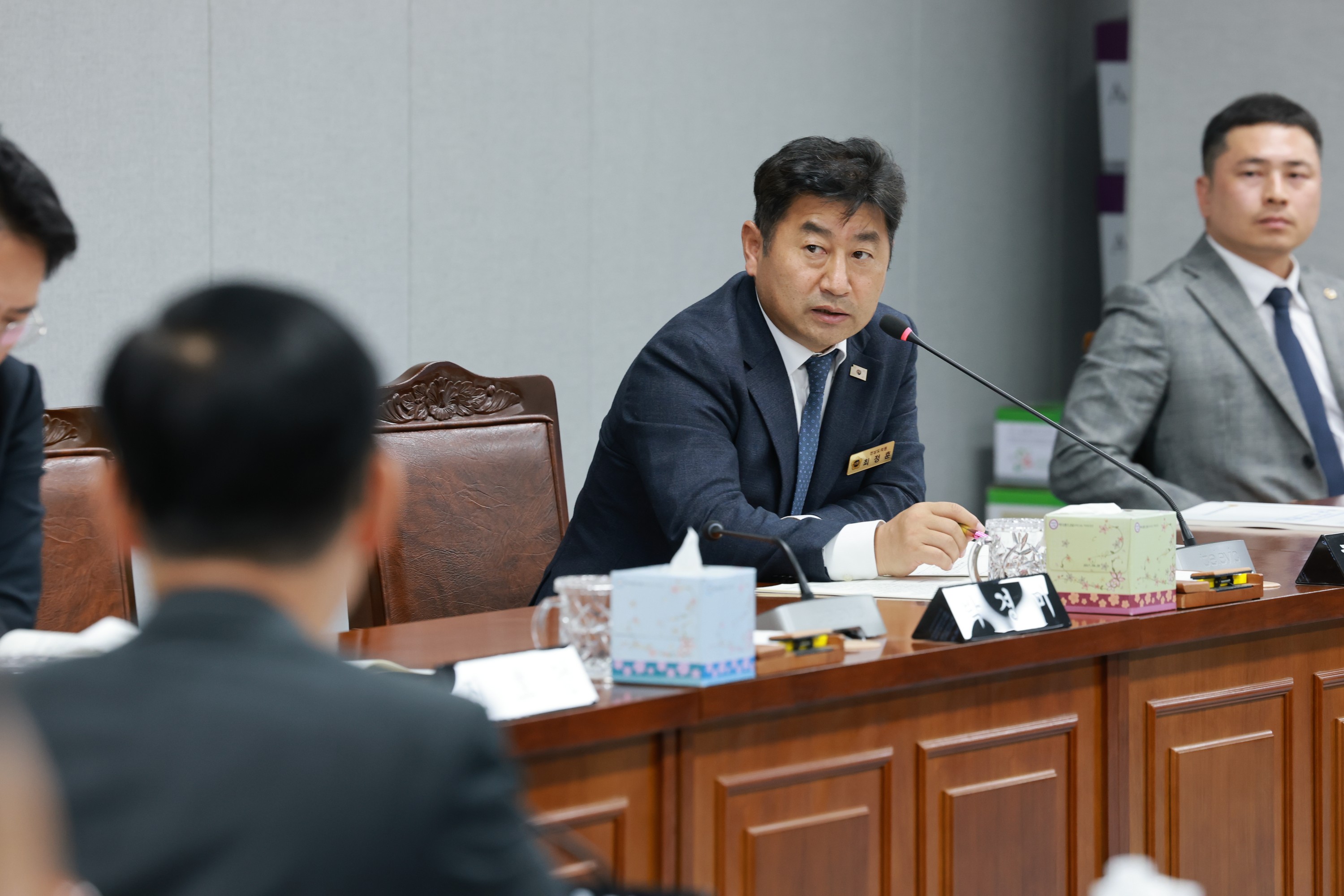 제395회 제2차 정례회 의회운영위원회 행정사무감사 첨부이미지 : 25년11월03일 제395회 저2차 정례회 의회운영위원회 행정사무감사 - 093.jpg