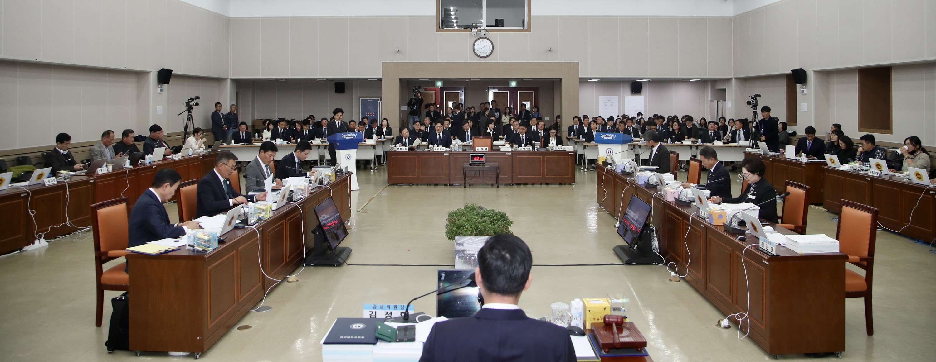 제395회 제2차 정례회 교육위원회 행정사무감사 첨부이미지 : 25년11월03일 제395회 제2차 정례회 교육위원회 행정사무감사 - 009.jpg