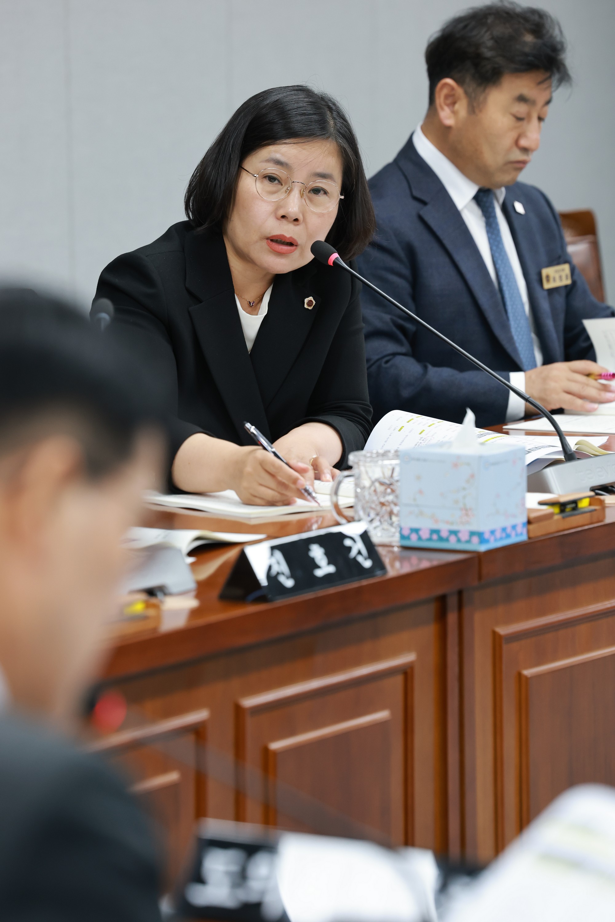 25년11월03일 제395회 저2차 정례회 의회운영위원회 행정사무감사 - 0652