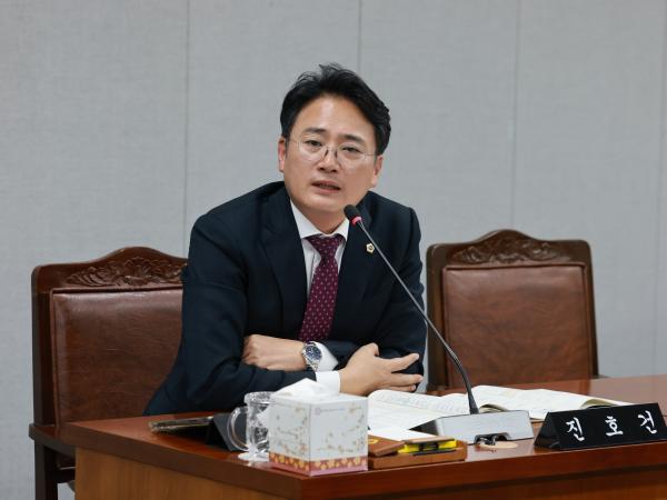 제395회 제2차 정례회 의회운영위원회 행정사무감사 첨부이미지 : 25년11월03일 제395회 저2차 정례회 의회운영위원회 행정사무감사 - 096.jpg