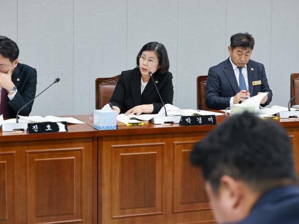 25년11월03일 제395회 저2차 정례회 의회운영위원회 행정사무감사 - 063 6