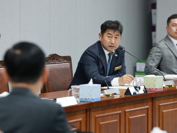 제395회 제2차 정례회 의회운영위원회 행정사무감사 첨부이미지 : 25년11월03일 제395회 저2차 정례회 의회운영위원회 행정사무감사 - 093.jpg