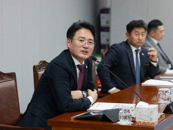 제395회 제2차 정례회 의회운영위원회 행정사무감사 첨부이미지 : 25년11월03일 제395회 저2차 정례회 의회운영위원회 행정사무감사 - 104.jpg