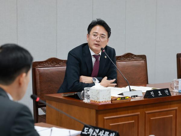 제395회 제2차 정례회 의회운영위원회 행정사무감사 첨부이미지 : 25년11월03일 제395회 저2차 정례회 의회운영위원회 행정사무감사 - 097.jpg