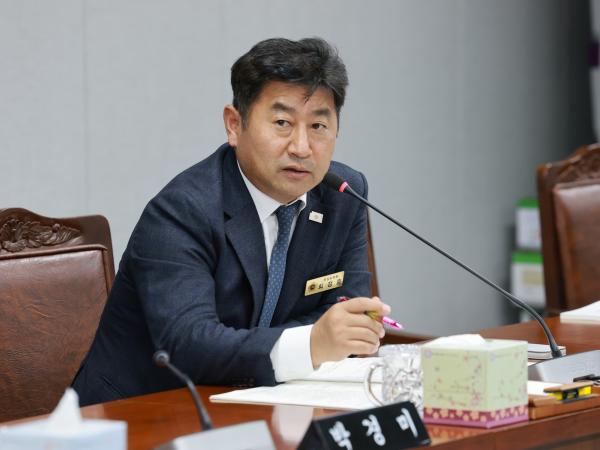 제395회 제2차 정례회 의회운영위원회 행정사무감사 첨부이미지 : 25년11월03일 제395회 저2차 정례회 의회운영위원회 행정사무감사 - 095.jpg