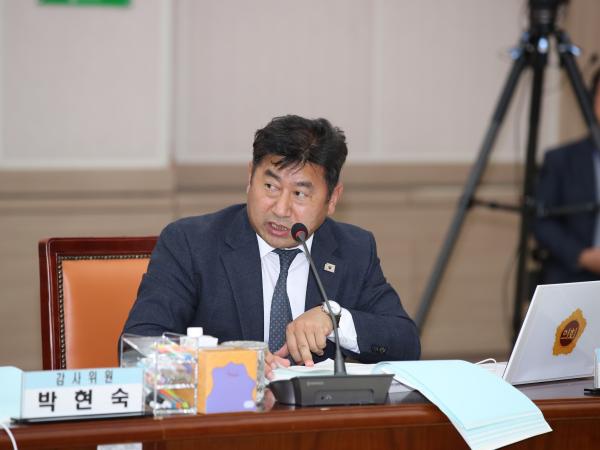 제395회 제2차 정례회 교육위원회 행정사무감사 첨부이미지 : 25년11월03일 제395회 제2차 정례회 교육위원회 행정사무감사 - 031.jpg