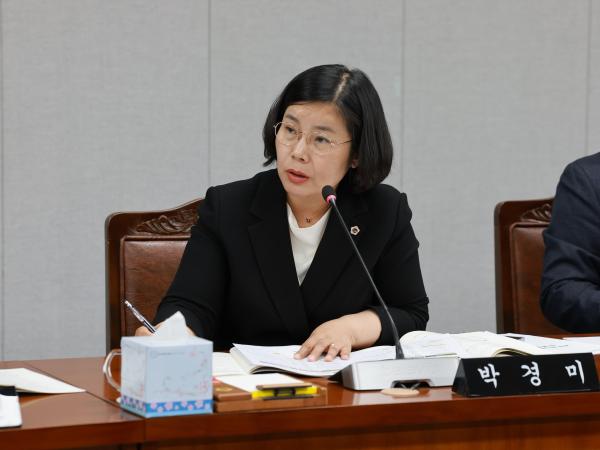 25년11월03일 제395회 저2차 정례회 의회운영위원회 행정사무감사 - 061 3