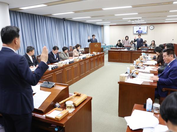 25년11월03일 제395회 제2차 정례회 기획행정위원회 행정사무감사 등 회의 (5) 3