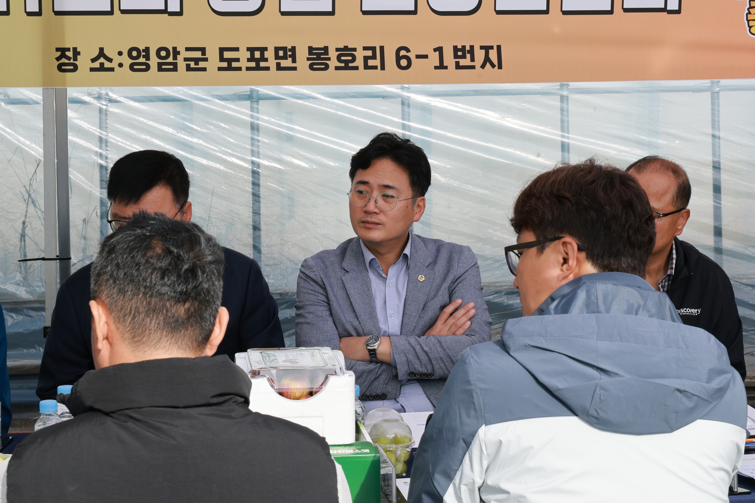 제394회 임시회 농수산위원회 토마토농가 현장방문 간담회 첨부이미지 : 25년10월22일 제394회 임시회 농수산위원회 토마토농가 현장방문 간담회 - 016.jpg