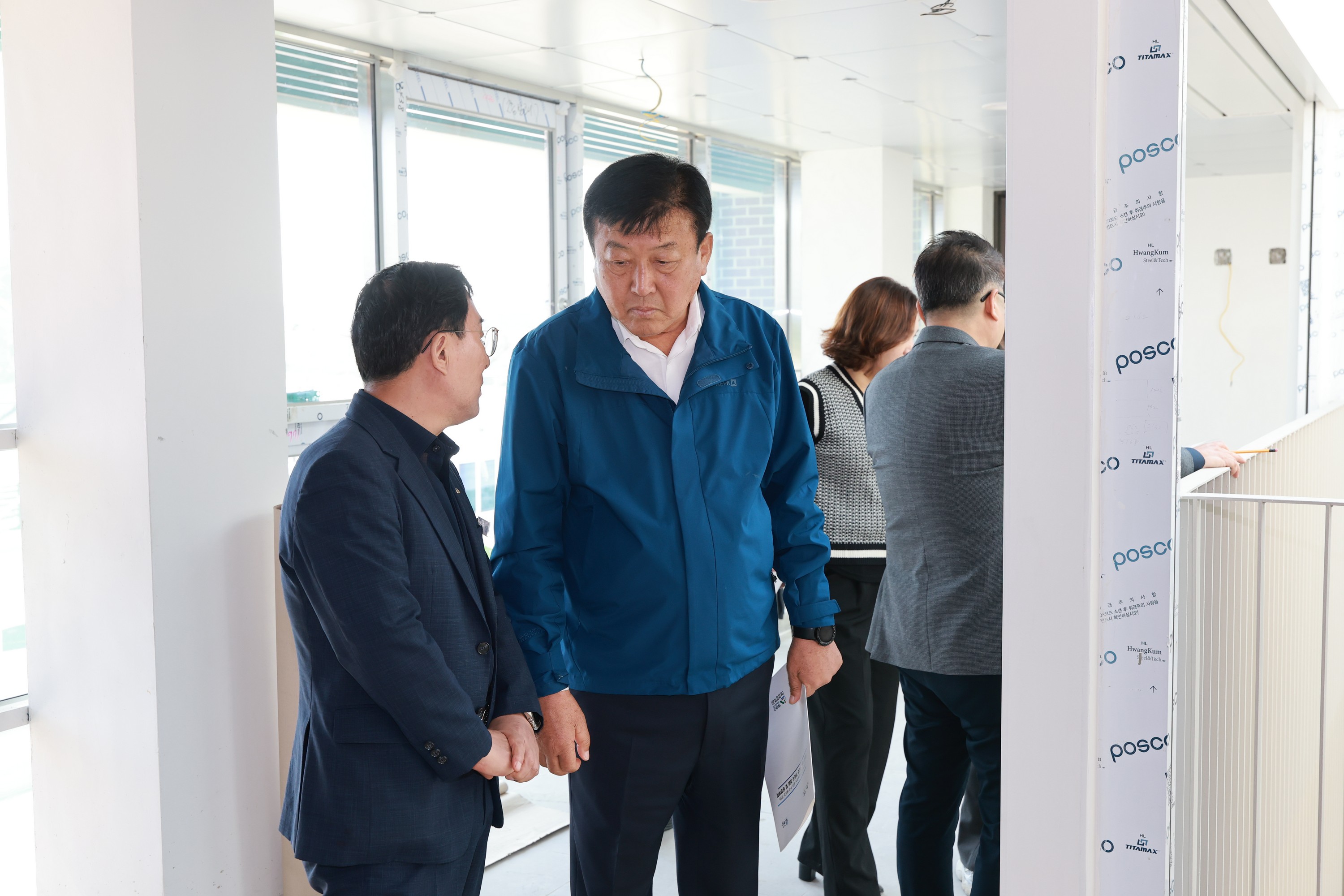 제394회 임시회 농수산위원회 농업근로자 기숙사 현장방문 첨부이미지 : 25년10월22일 제394회 임시회 농수산위원회 농업근로자 기숙사 현장방문  - 020.jpg