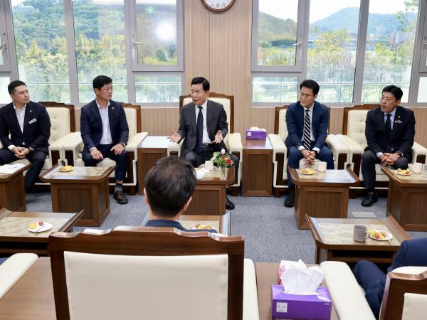 지역소멸 및 인구감소 대응 정책포럼 첨부이미지 : 25년10월24일 지역소멸 및 인구감소 대응 정책포럼 - 008.jpg