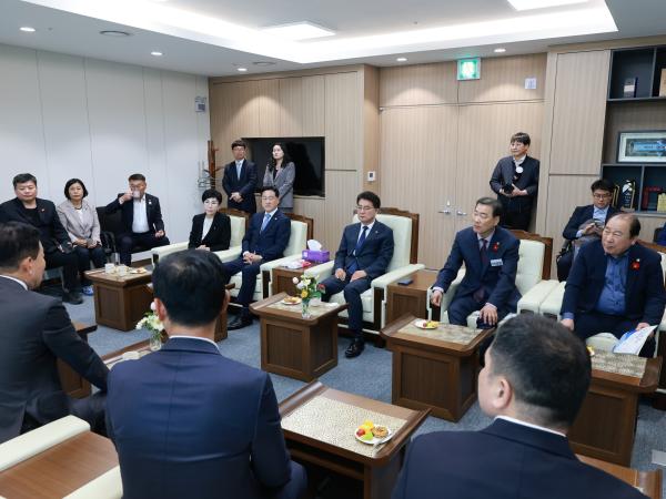 지역소멸 및 인구감소 대응 정책포럼 첨부이미지 : 25년10월24일 지역소멸 및 인구감소 대응 정책포럼 - 002.jpg