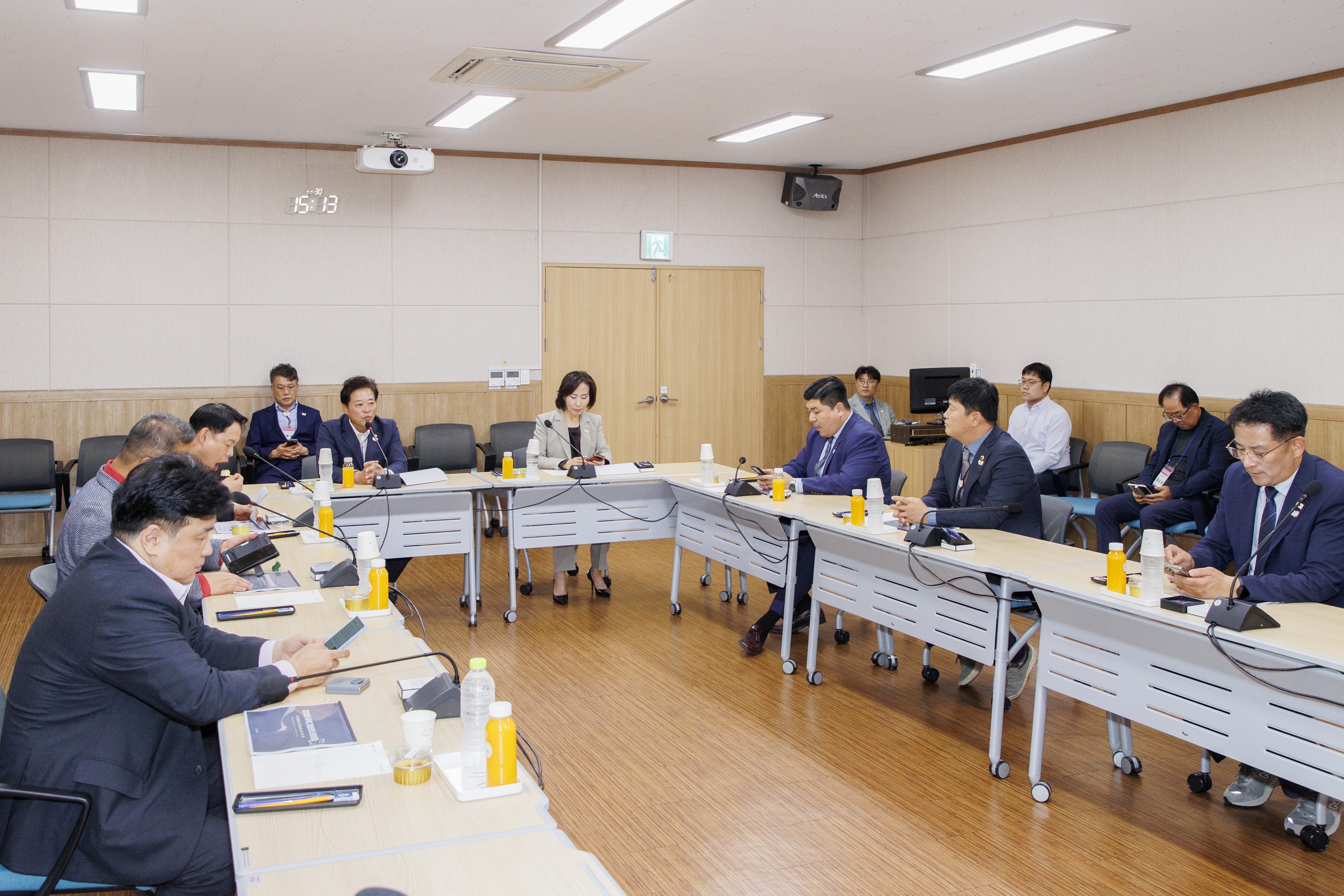 대한민국시도의회운영위원장협의회 제2차 정기회 첨부이미지 : 25년10월20일 대한민국시도의회운영위원장협의회 제2차 정기회 - 007.jpg