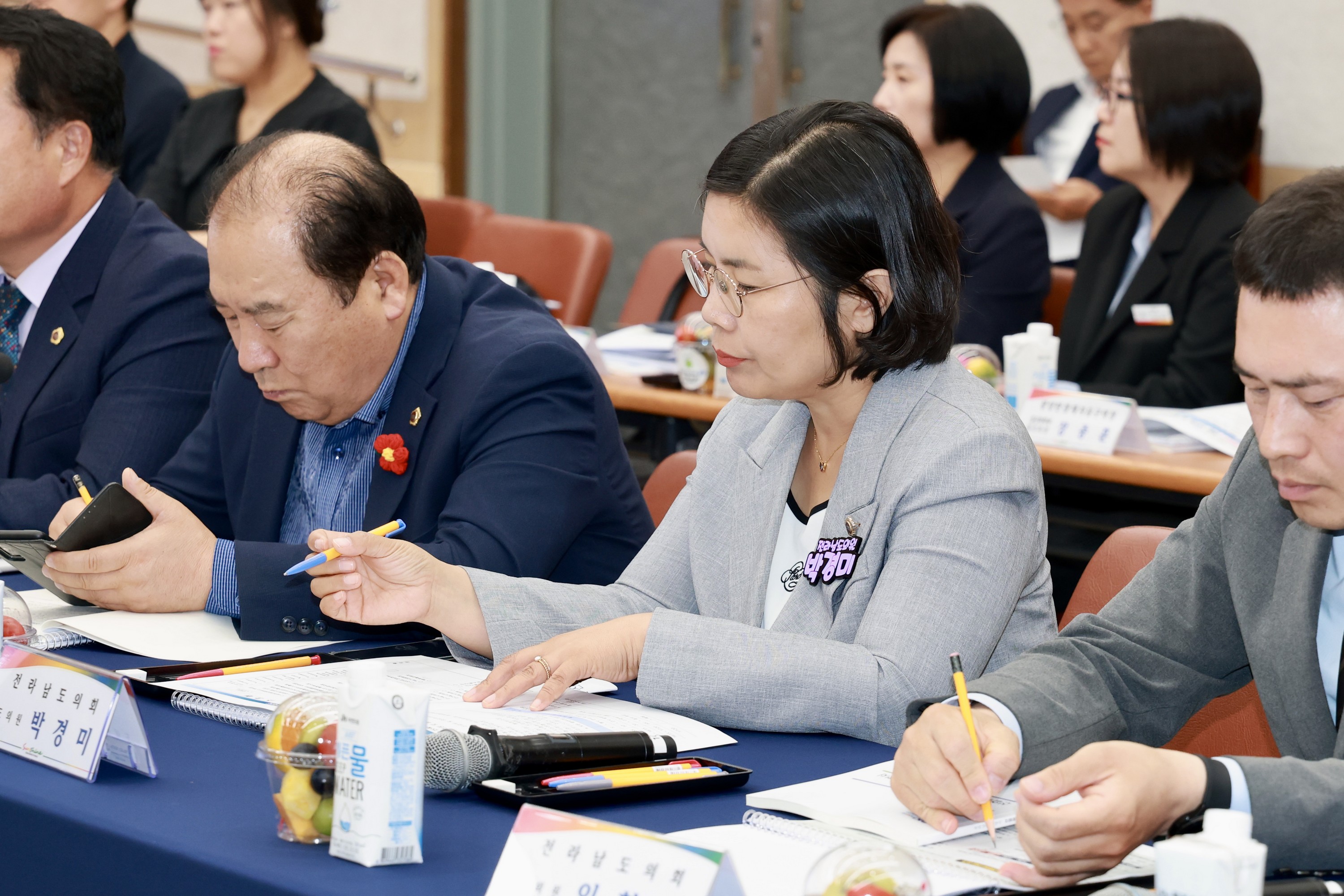 전라남도 석유화학철강산업 위기대응 특별위원회 현지활동 첨부이미지 : 25년10월21일 전라남도 석유화학철강산업 위기대응 특별위원회 현지활동 - 035.jpg