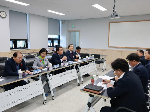 전라남도 석유화학철강산업 위기대응 특별위원회 현지활동 첨부이미지 : 25년10월21일 전라남도 석유화학철강산업 위기대응 특별위원회 현지활동 - 008.jpg