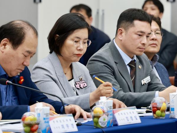 전라남도 석유화학철강산업 위기대응 특별위원회 현지활동 첨부이미지 : 25년10월21일 전라남도 석유화학철강산업 위기대응 특별위원회 현지활동 - 056.jpg