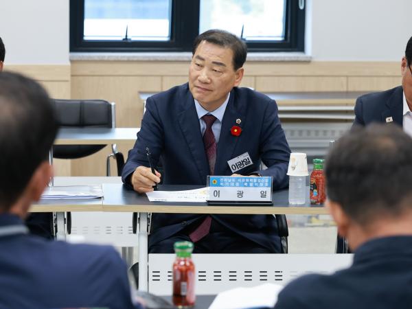 전라남도 석유화학철강산업 위기대응 특별위원회 현지활동 첨부이미지 : 25년10월21일 전라남도 석유화학철강산업 위기대응 특별위원회 현지활동 - 016.jpg