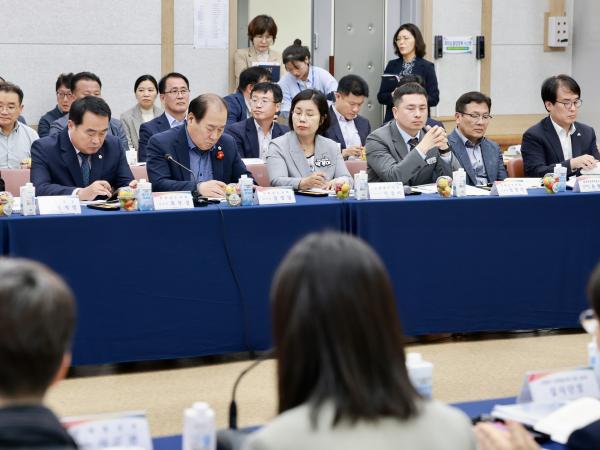전라남도 석유화학철강산업 위기대응 특별위원회 현지활동 첨부이미지 : 25년10월21일 전라남도 석유화학철강산업 위기대응 특별위원회 현지활동 - 053.jpg