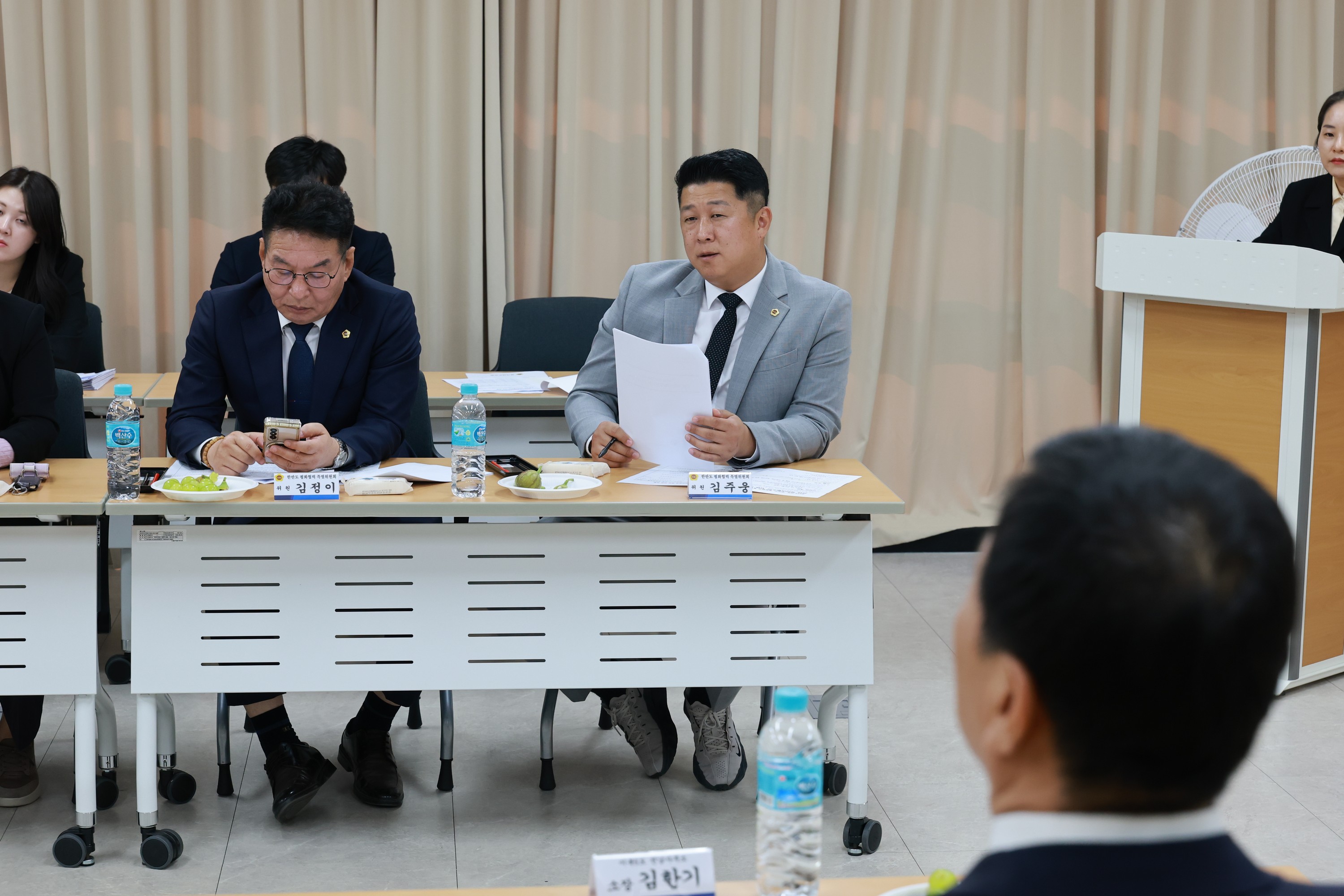 한반도 평화 협력 특별위원회 간담회 첨부이미지 : 25년10월20일 한반도 평화 협력 특별위원회 간담회 - 024.jpg