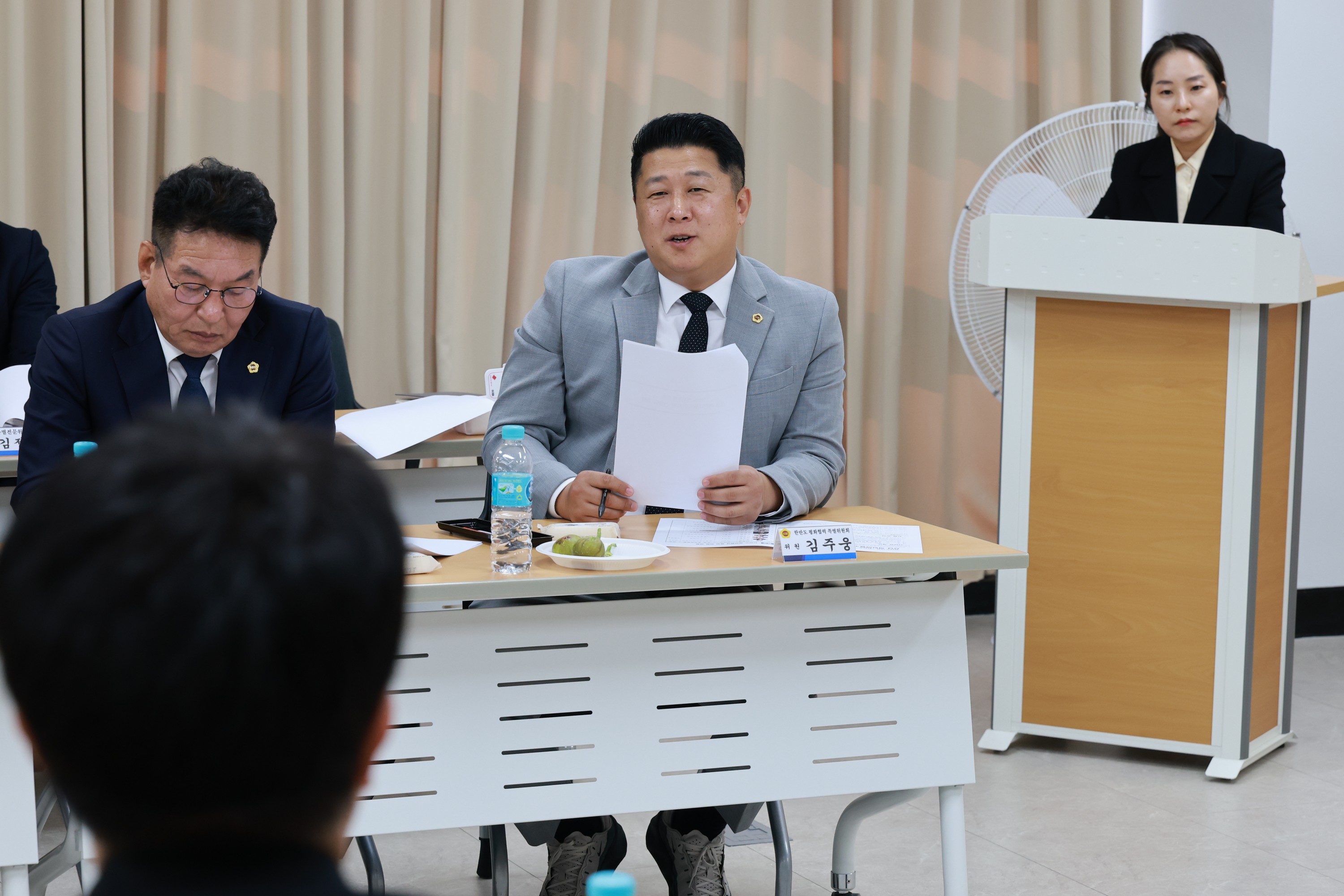 한반도 평화 협력 특별위원회 간담회 첨부이미지 : 25년10월20일 한반도 평화 협력 특별위원회 간담회 - 025.jpg
