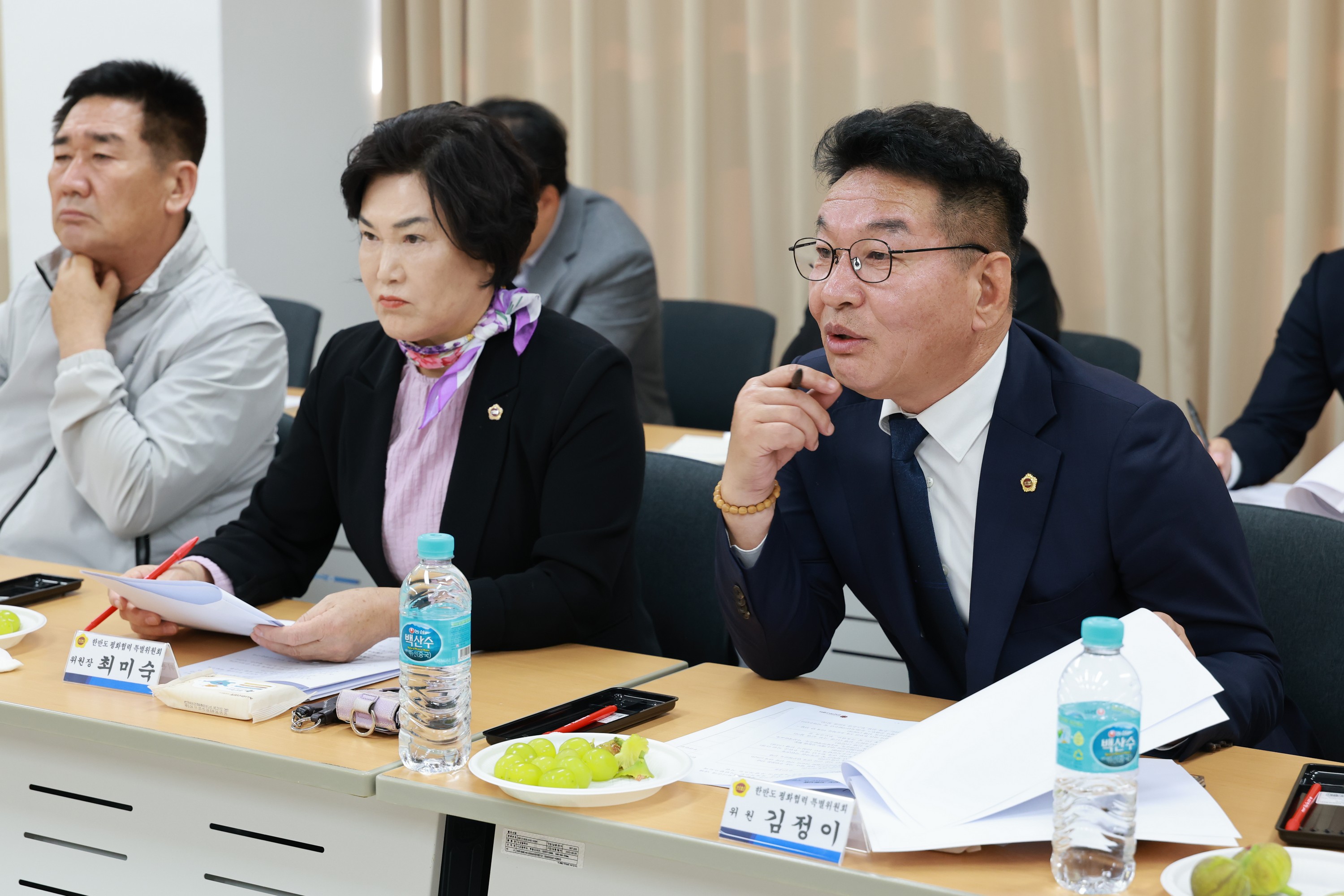 한반도 평화 협력 특별위원회 간담회 첨부이미지 : 25년10월20일 한반도 평화 협력 특별위원회 간담회 - 017.jpg