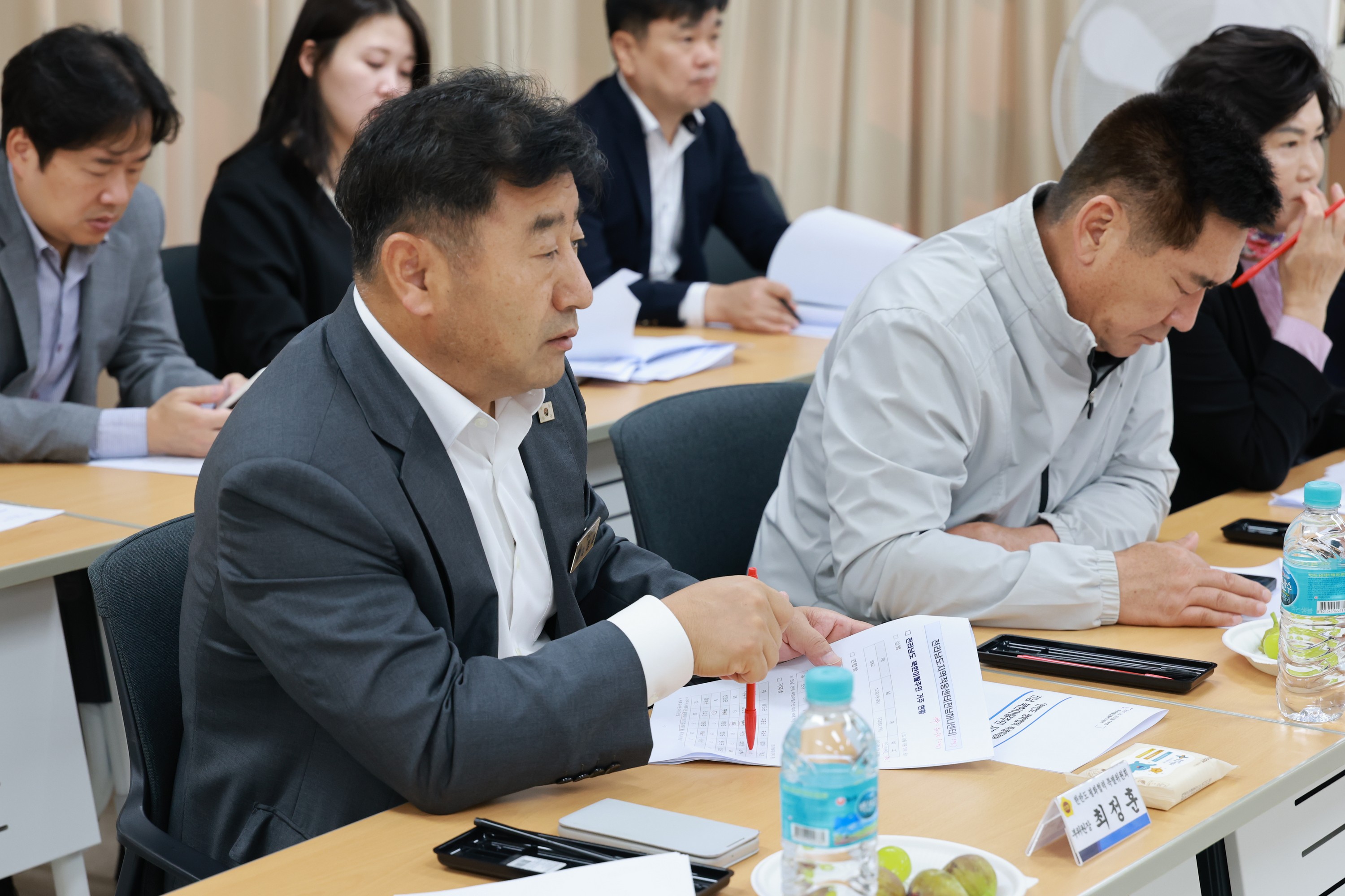 한반도 평화 협력 특별위원회 간담회 첨부이미지 : 25년10월20일 한반도 평화 협력 특별위원회 간담회 - 021.jpg