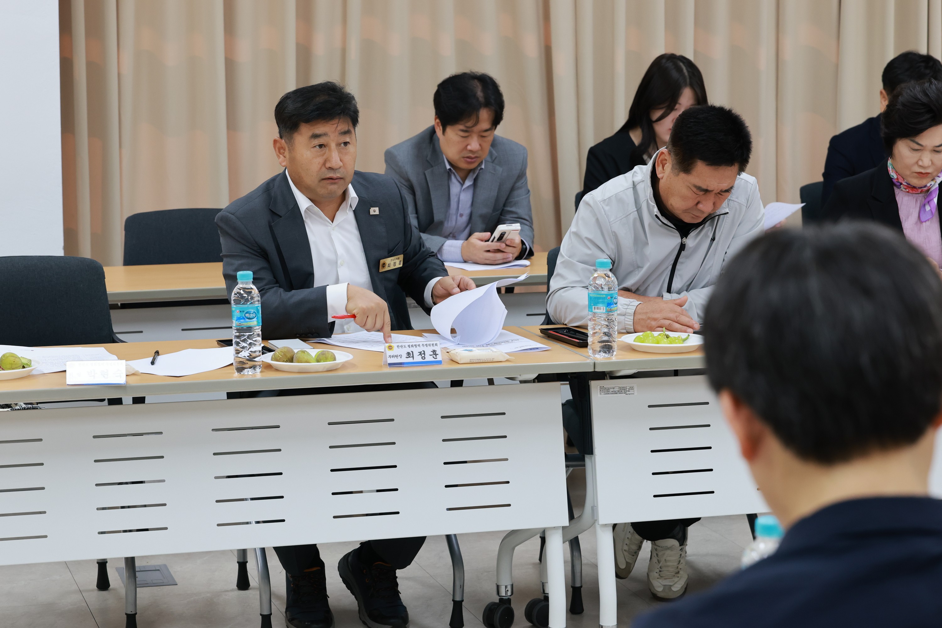 한반도 평화 협력 특별위원회 간담회 첨부이미지 : 25년10월20일 한반도 평화 협력 특별위원회 간담회 - 020.jpg