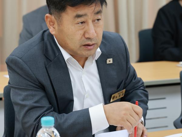 한반도 평화 협력 특별위원회 간담회 첨부이미지 : 25년10월20일 한반도 평화 협력 특별위원회 간담회 - 019.jpg