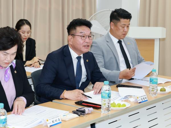 한반도 평화 협력 특별위원회 간담회 첨부이미지 : 25년10월20일 한반도 평화 협력 특별위원회 간담회 - 014.jpg