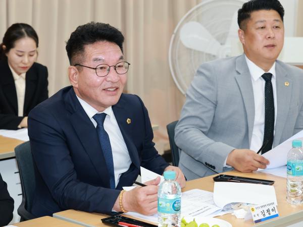 한반도 평화 협력 특별위원회 간담회 첨부이미지 : 25년10월20일 한반도 평화 협력 특별위원회 간담회 - 015.jpg