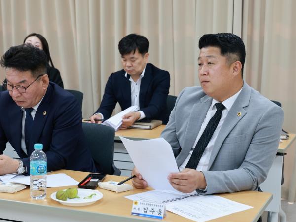 한반도 평화 협력 특별위원회 간담회 첨부이미지 : 25년10월20일 한반도 평화 협력 특별위원회 간담회 - 022.jpg