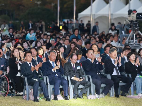 제29회 전라남도 도민의날 기념식 첨부이미지 : 25년10월24일 제29회 전라남도민의 날 기념식 - 007.jpg