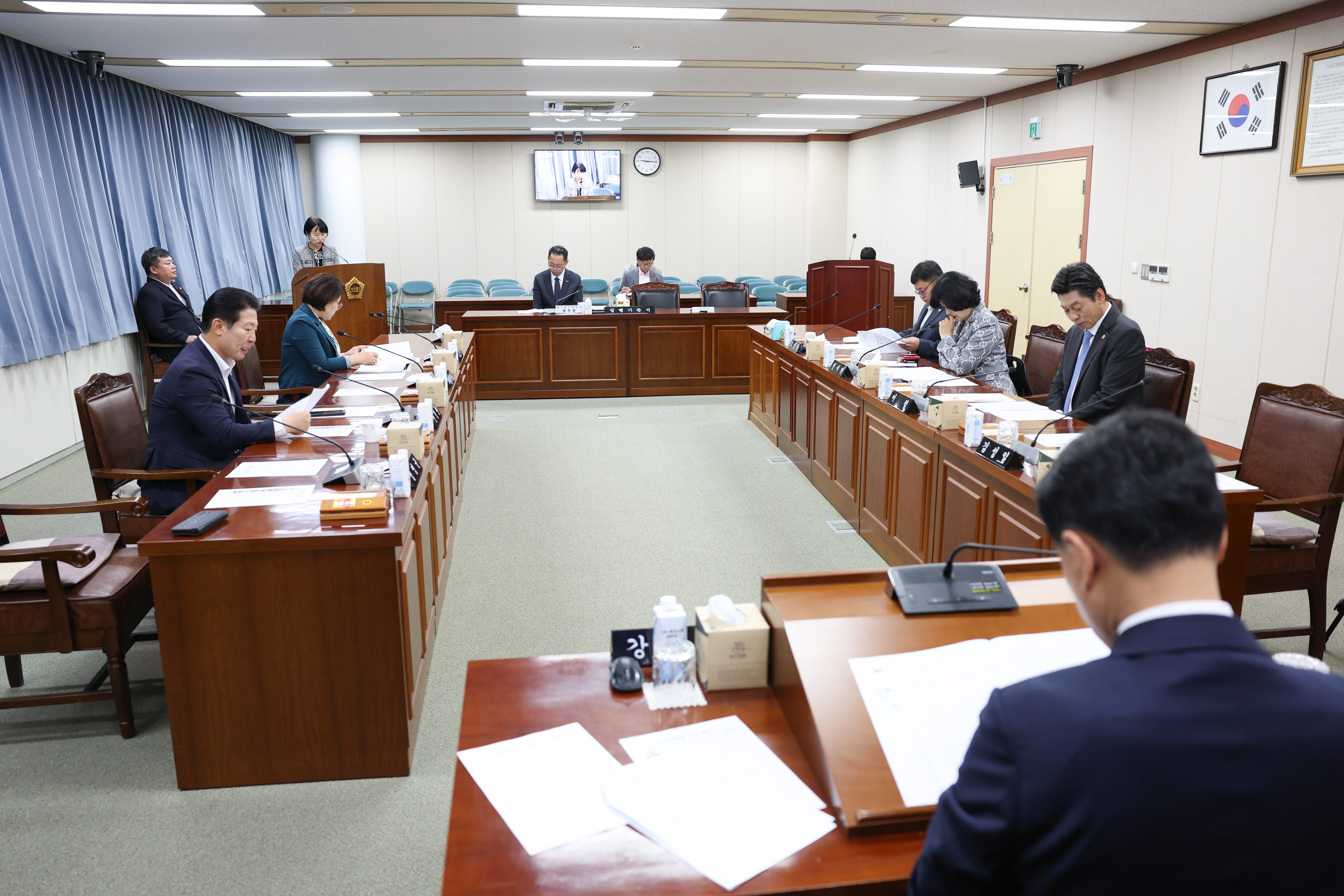 제394회 기획행정위원회 회의 첨부이미지 : 25년10월23일 제394회 기획행정위원회 회의 (8).jpg