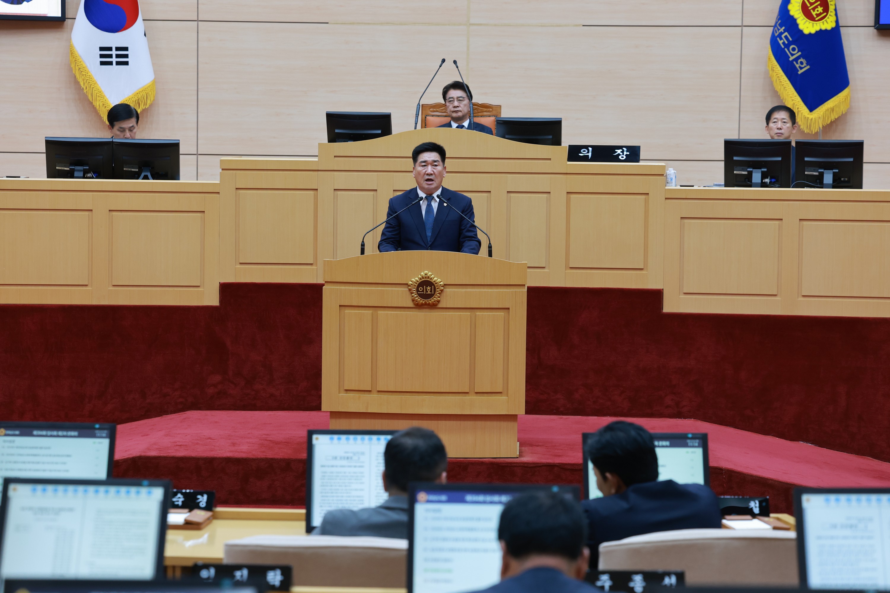 제394회 임시회 제2차 본회의 첨부이미지 : 25년10월23일 제394회 임시회 제2차 본회의 - 069.jpg