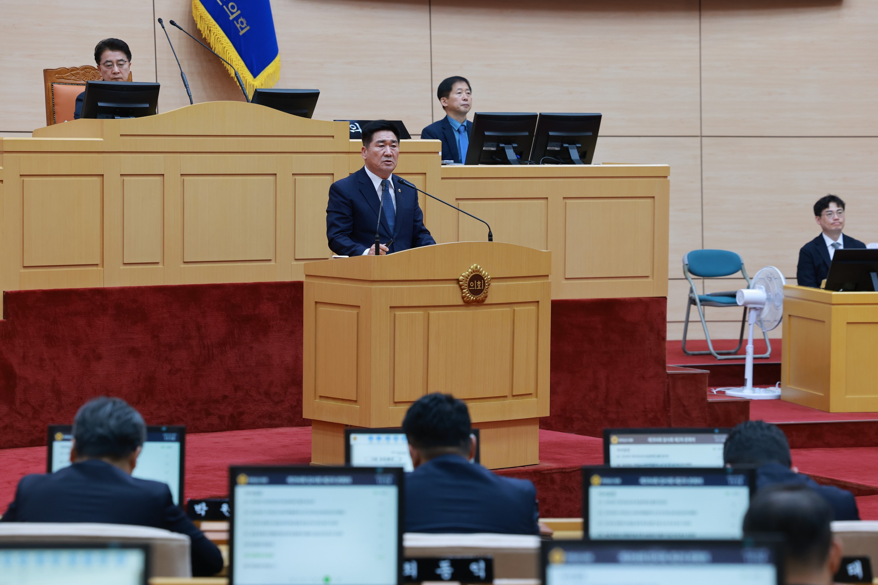 제394회 임시회 제2차 본회의 첨부이미지 : 25년10월23일 제394회 임시회 제2차 본회의 - 072.jpg