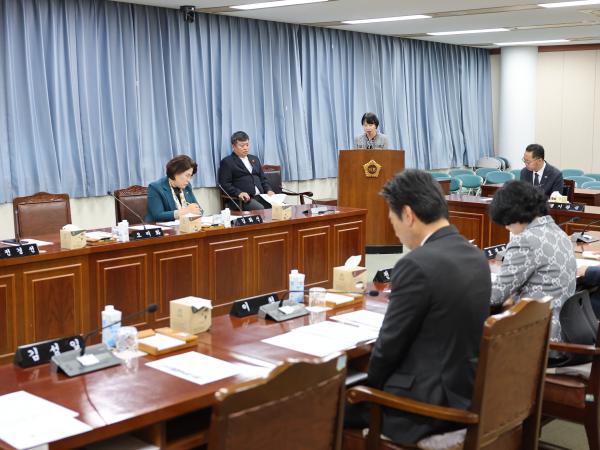 제394회 기획행정위원회 회의 첨부이미지 : 25년10월23일 제394회 기획행정위원회 회의 (10).jpg