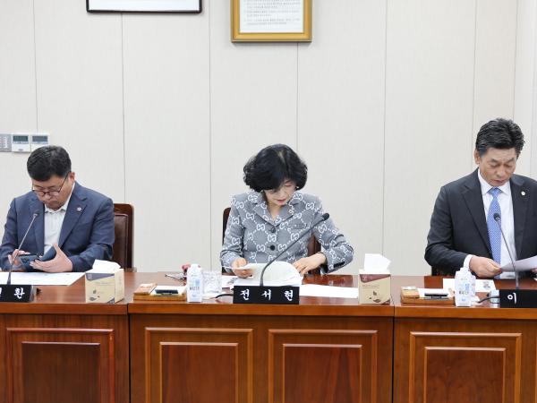 제394회 기획행정위원회 회의 첨부이미지 : 25년10월23일 제394회 기획행정위원회 회의 (5).jpg