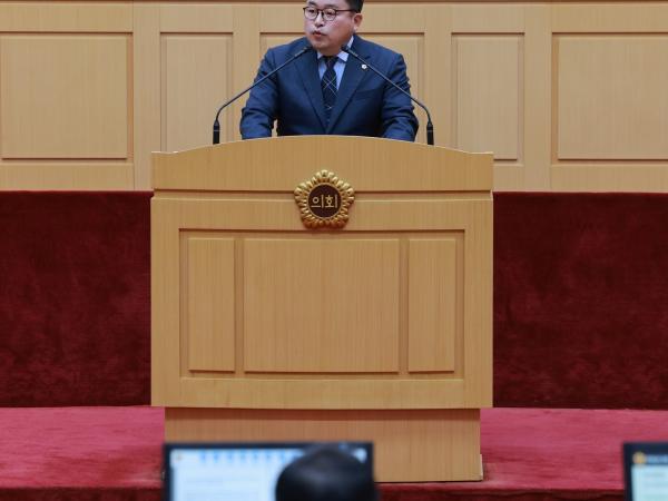 제394회 임시회 제2차 본회의 첨부이미지 : 25년10월23일 제394회 임시회 제2차 본회의 - 092.jpg