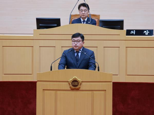 제394회 임시회 제2차 본회의 첨부이미지 : 25년10월23일 제394회 임시회 제2차 본회의 - 090.jpg