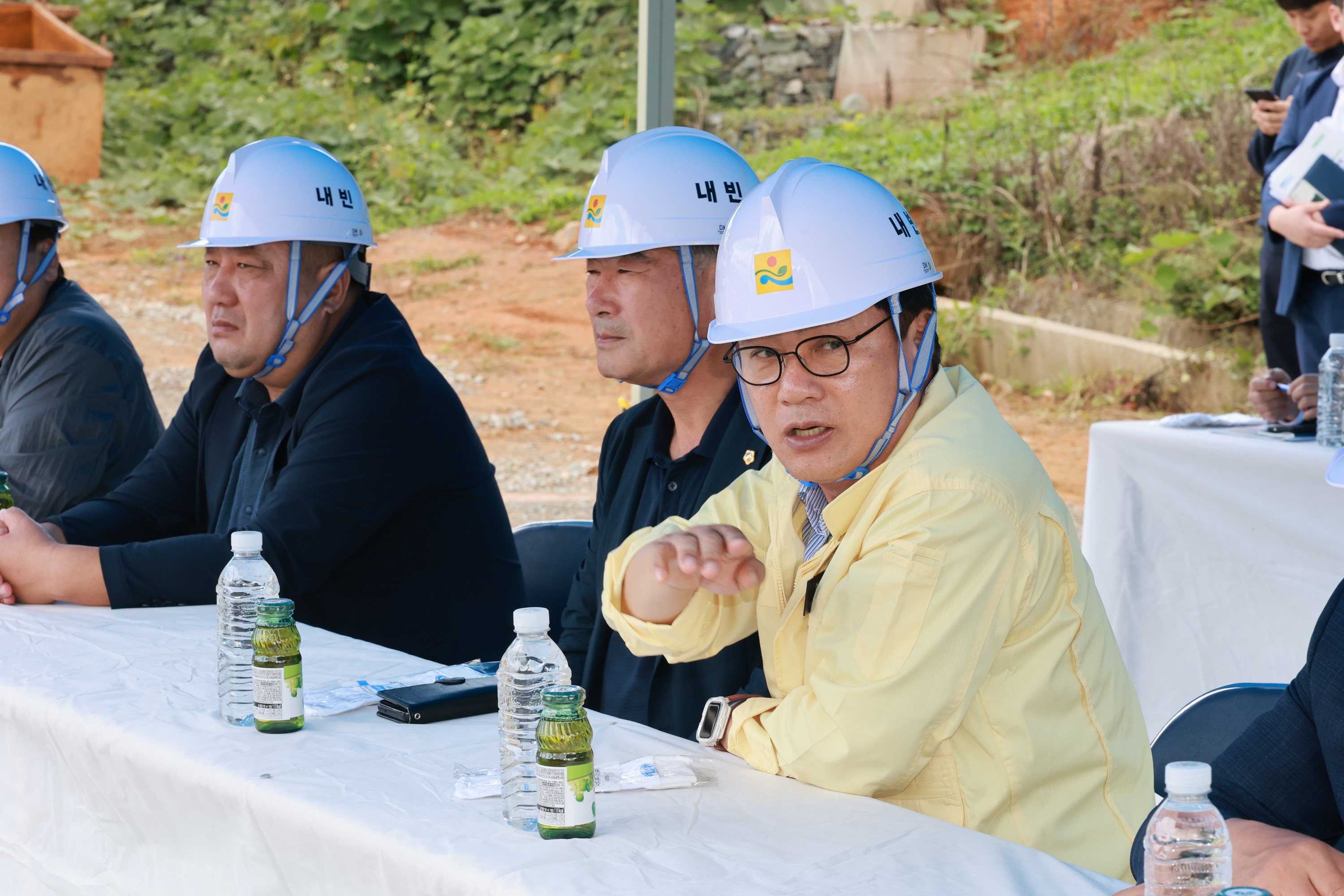 제394회 임시회 안전건설소방위원회 과역~남영간 지방도 공사현장 현지활동 첨부이미지 : 25년10월16일 제394회 임시회 과역~남영간 지방도 공사현장 현지활동 - 031.jpg