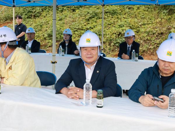 25년10월16일 제394회 임시회 과역~남영간 지방도 공사현장 현지활동 - 032 2