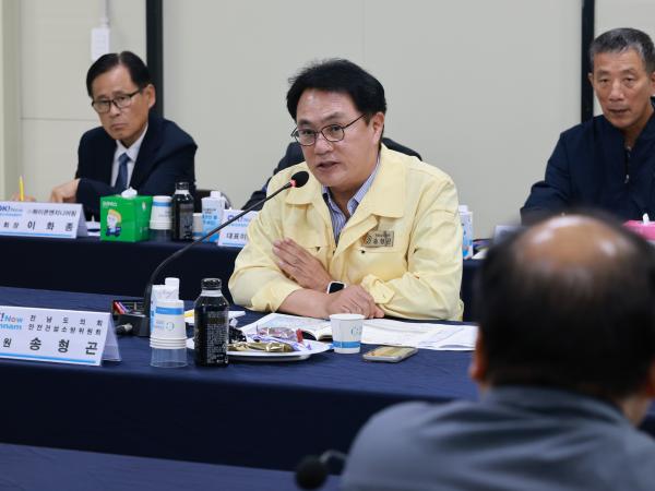 제394회 임시회 안전건설소방위원회 과역~남영간 지방도 공사현장 현지활동 첨부이미지 : 25년10월16일 제394회 임시회 과역~남영간 지방도 공사현장 현지활동 - 025.jpg