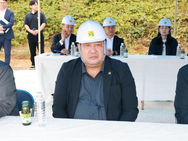 제394회 임시회 안전건설소방위원회 과역~남영간 지방도 공사현장 현지활동 첨부이미지 : 25년10월16일 제394회 임시회 과역~남영간 지방도 공사현장 현지활동 - 033.jpg
