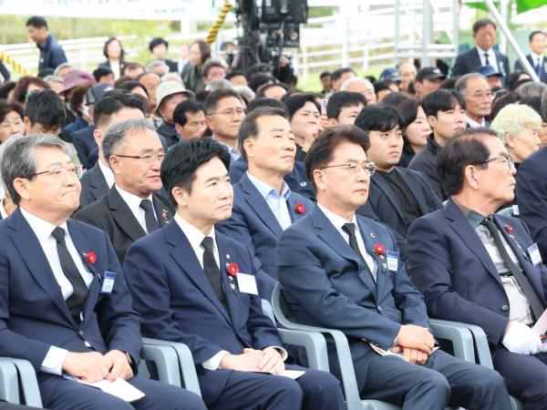 제77주기 여수순천 10·19사건 합동 추념식 첨부이미지 : 25년10월19일 제77주기 여수순천 10·19사건 합동 추념식 (33).jpg