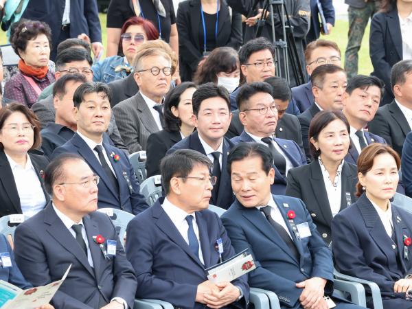 제77주기 여수순천 10·19사건 합동 추념식 첨부이미지 : 25년10월19일 제77주기 여수순천 10·19사건 합동 추념식 (35).jpg