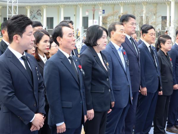 제77주기 여수순천 10·19사건 합동 추념식 첨부이미지 : 25년10월19일 제77주기 여수순천 10·19사건 합동 추념식 (44).jpg