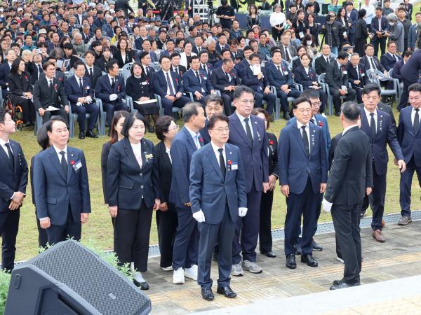 제77주기 여수순천 10·19사건 합동 추념식 첨부이미지 : 25년10월19일 제77주기 여수순천 10·19사건 합동 추념식 (39).jpg