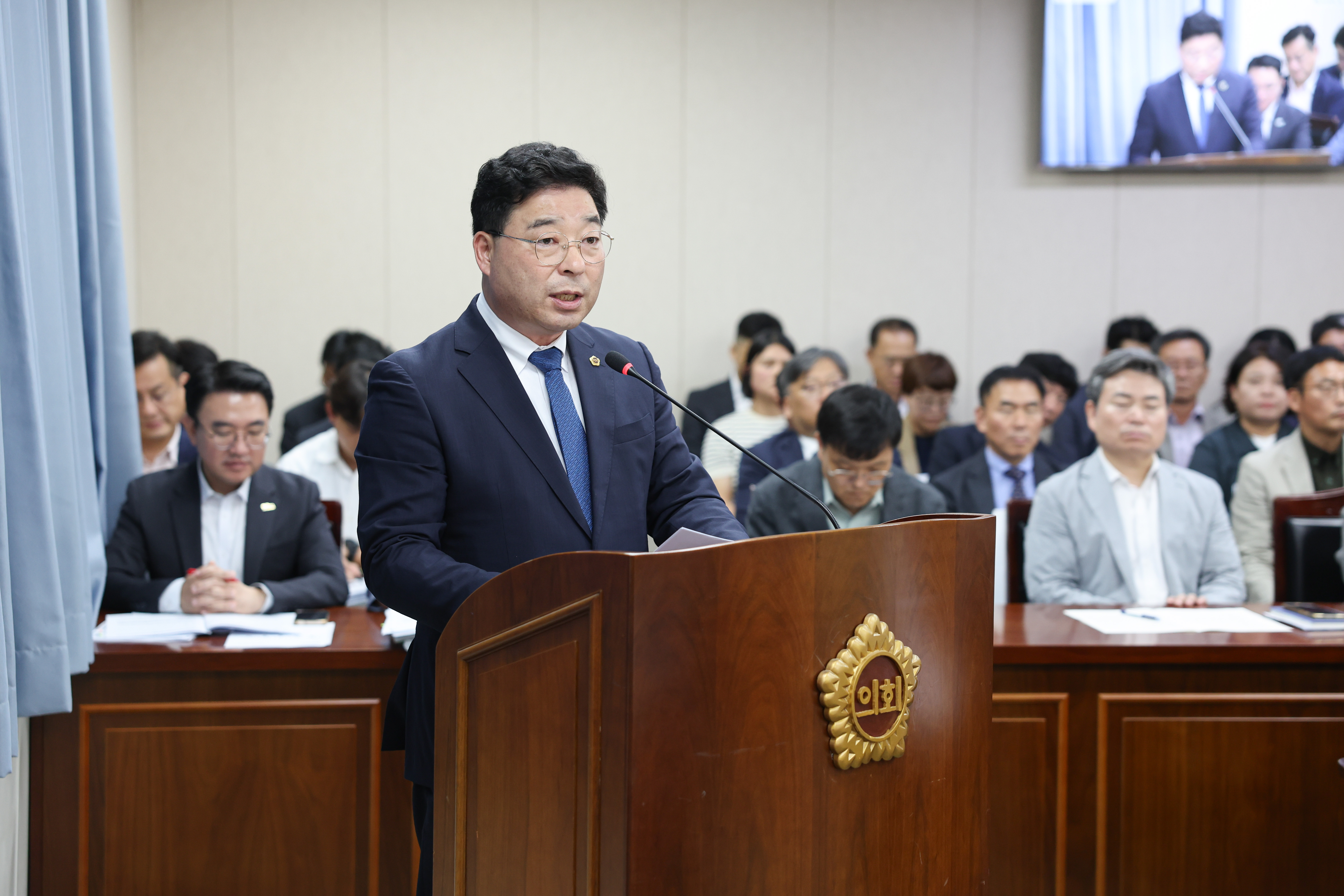 제394회 임시회 경제관광문화위원회 회의 첨부이미지 : 25년10월15일 제394회 임시회 경제관광문화위원회 회의 (12).jpg